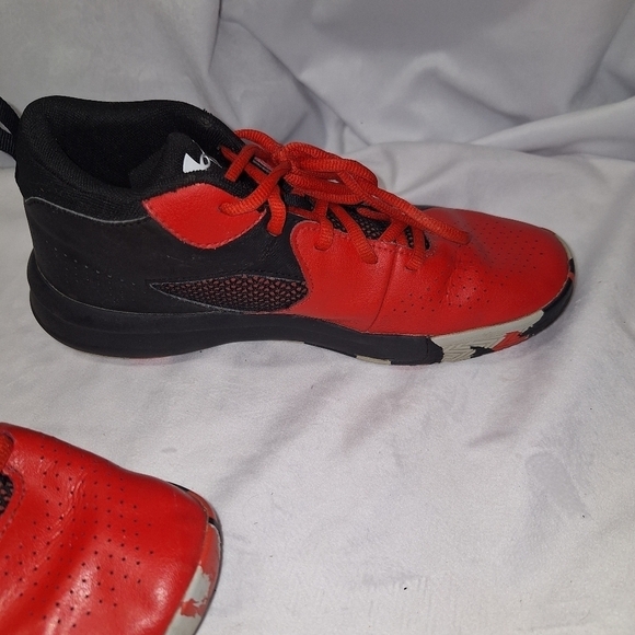 Under armour kids sneakers size 7Y - Picture 3 of 7